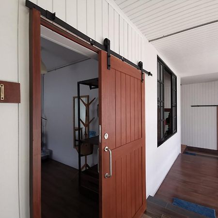 Liaw Base House Vandrehjem Bangkok Eksteriør billede