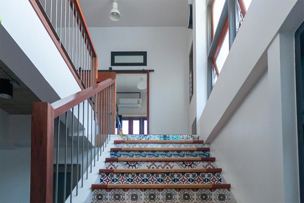 Liaw Base House Vandrehjem Bangkok Eksteriør billede